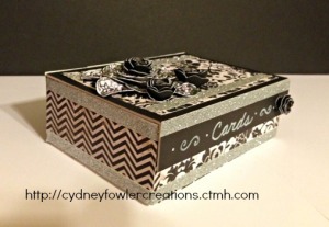 Elegant box to store cards or give a nice gift of greeting cards 